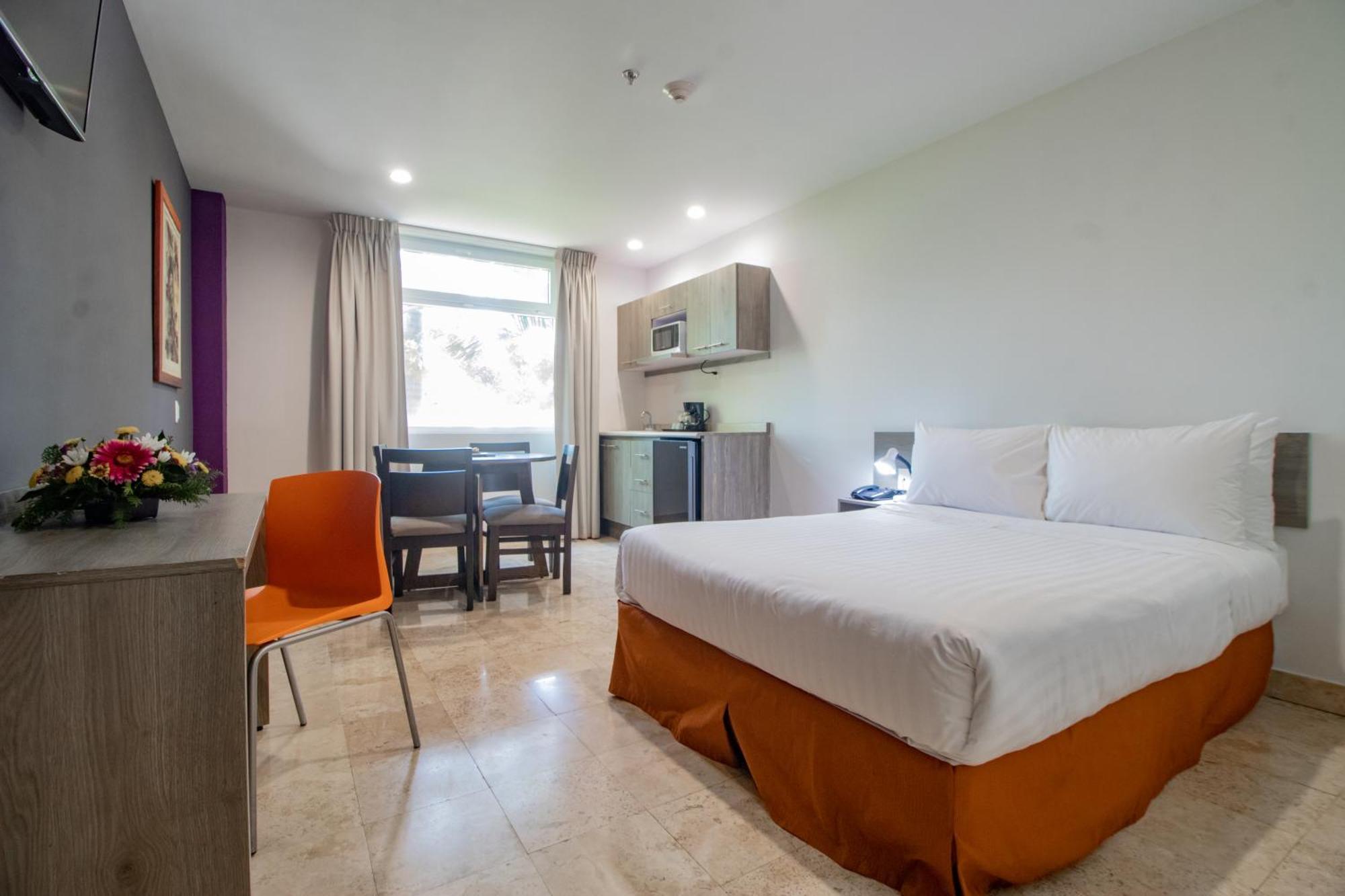 Memora Hotel & Villas Чапала Экстерьер фото
